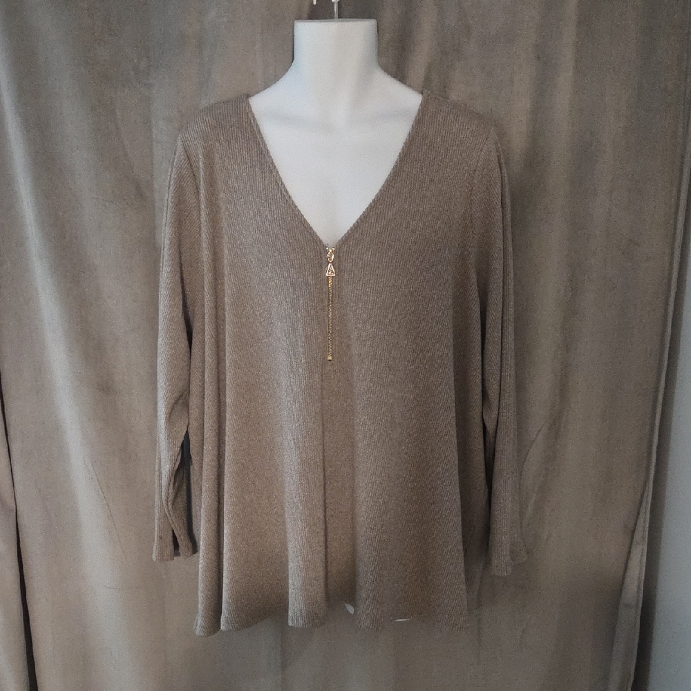 NWOT Penningtons 6X Brownish Grey V-Neck Sweater
